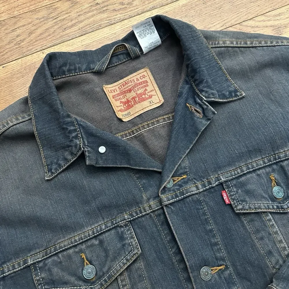 Vintage 2005 Levi’s Standard Trucker 70507 Dark Wash Y2K Denim Jacket XL